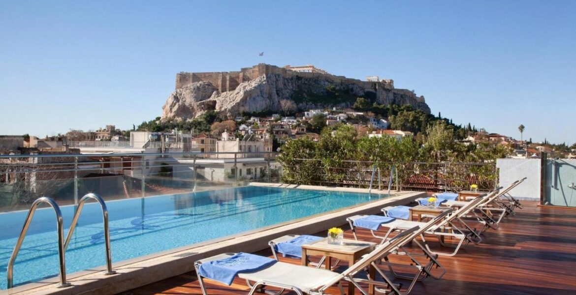 Athens is a top global tourist destination, Mykonos is underperforming - What do the official figures show?